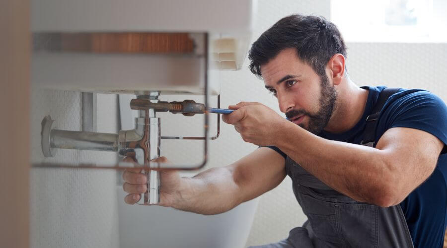 Expert burst pipe repair services in Elwood, IL